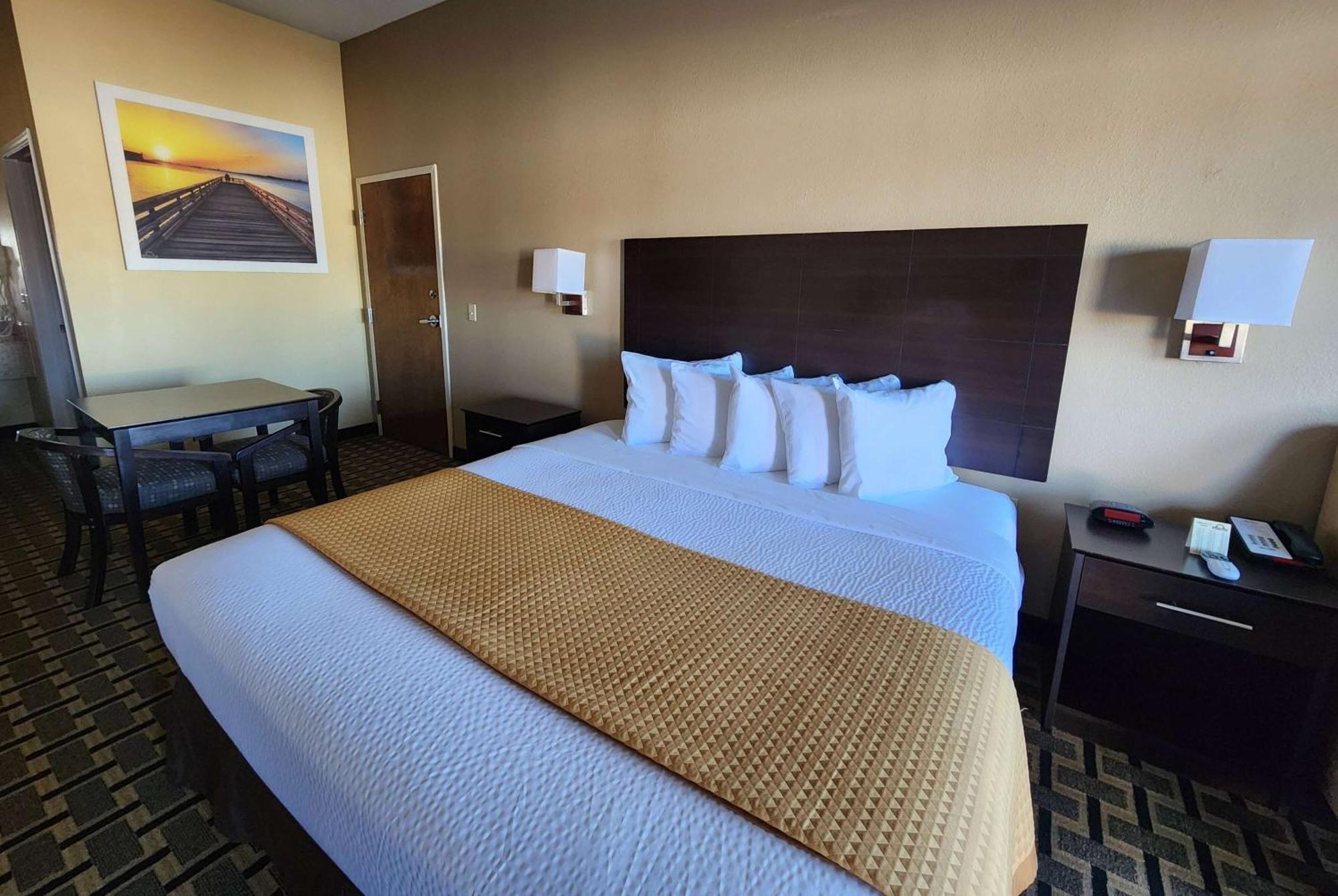 Days By Wyndham East Hotel Baytown
