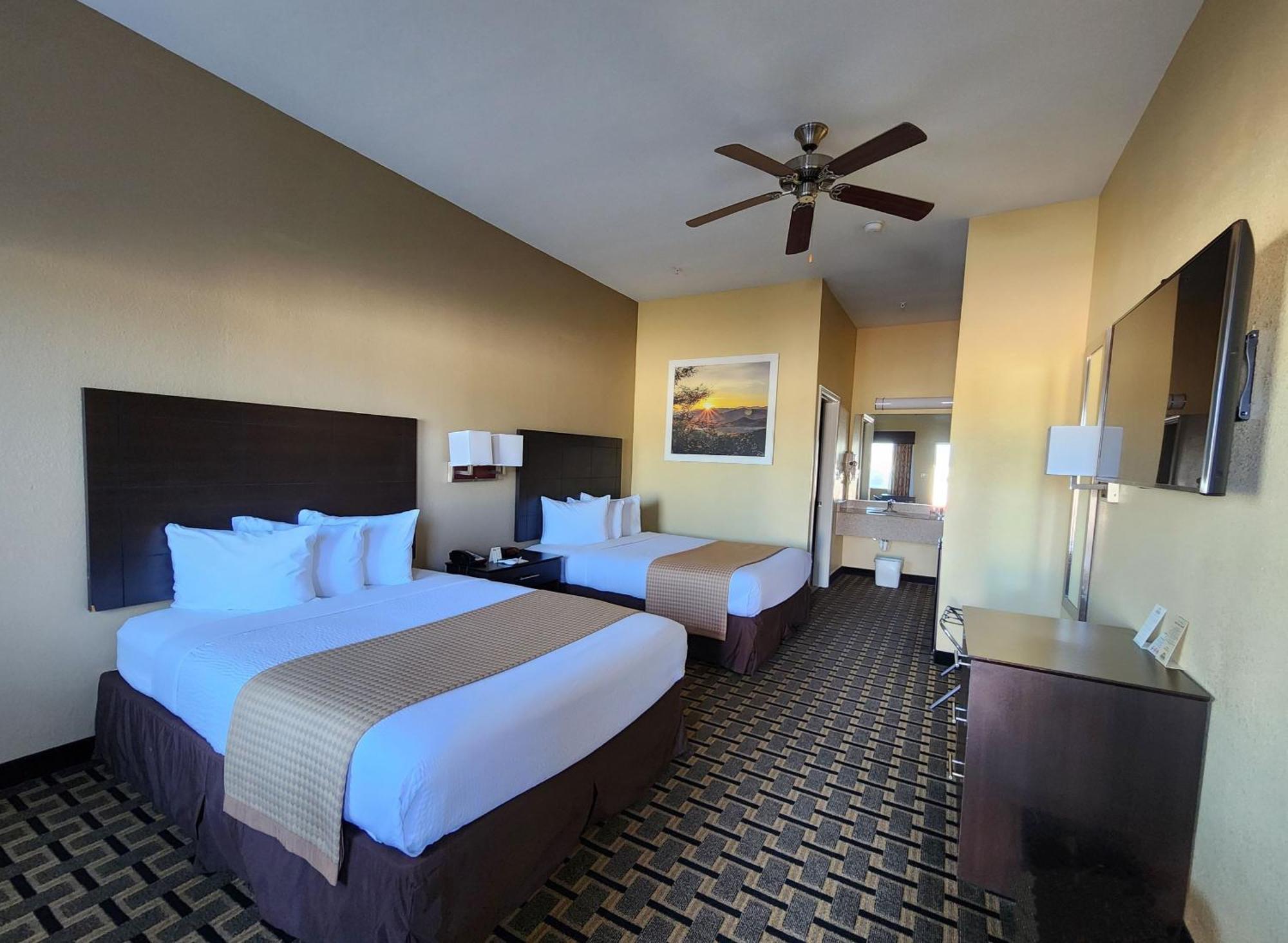 Hotel Days By Wyndham East 2*