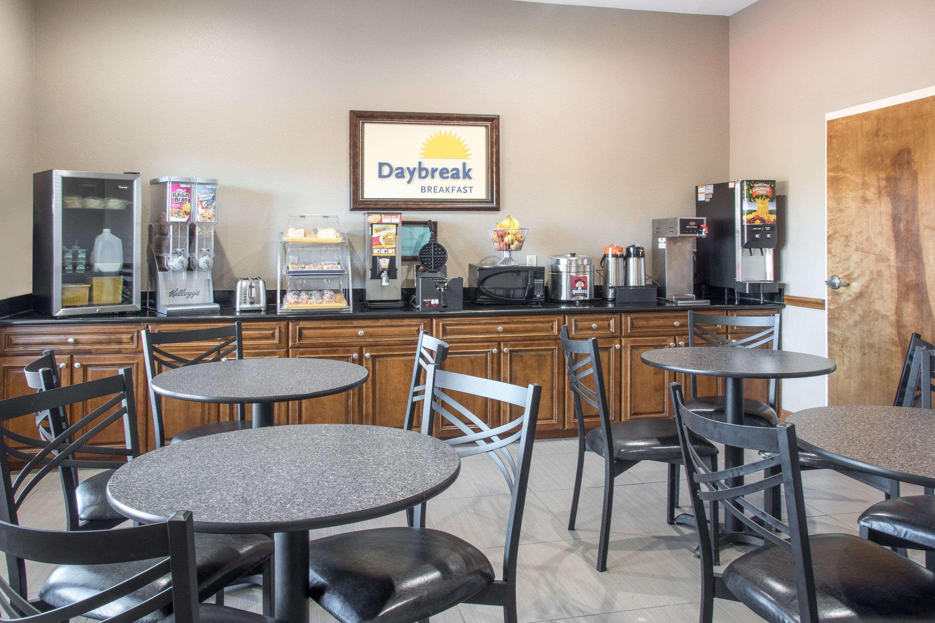 Days By Wyndham East Hotel