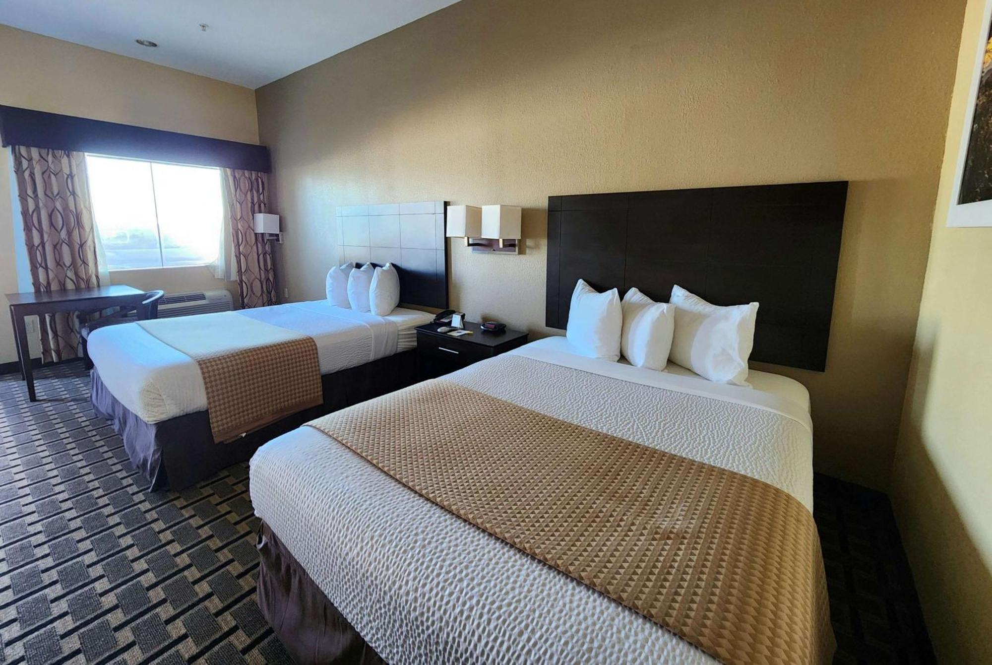 Days By Wyndham East Baytown
