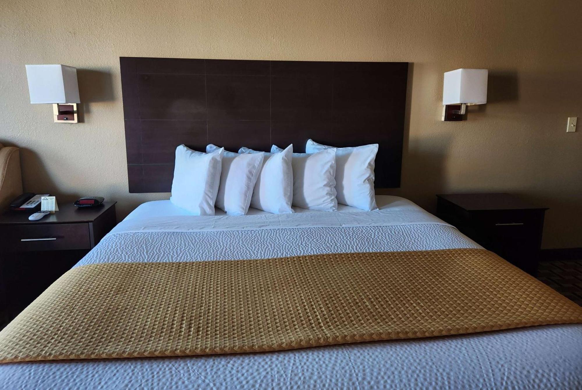 Hotel Days By Wyndham East 2*