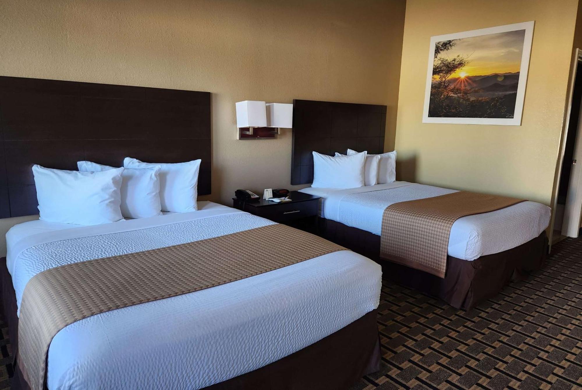 Days By Wyndham East Hotel 2*