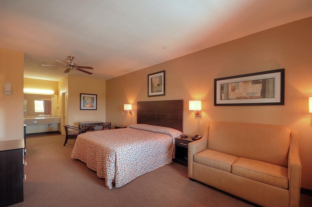 Hotel Days By Wyndham East 2*