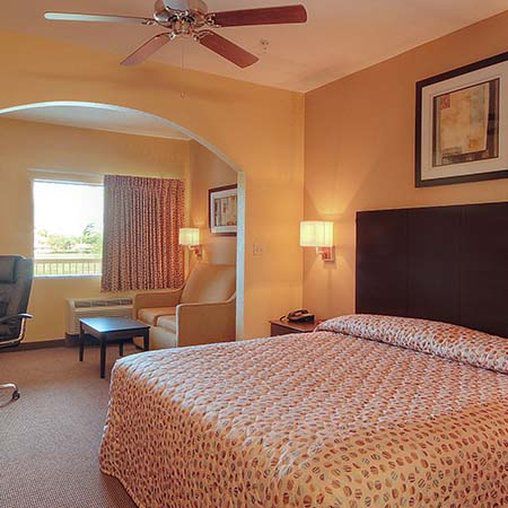 Days By Wyndham East Hotel